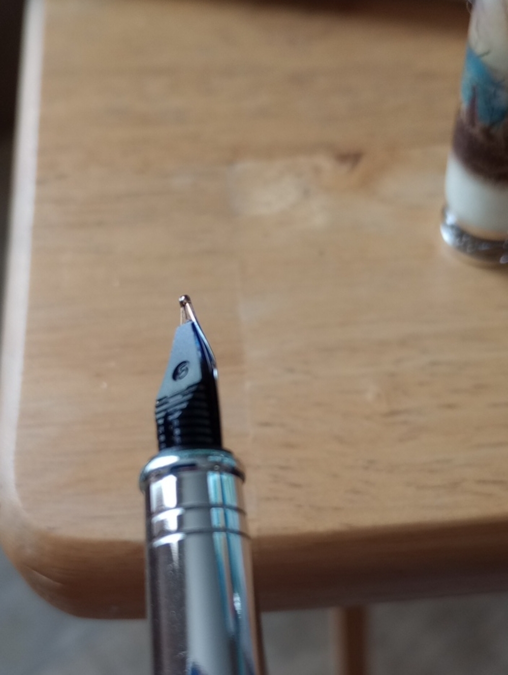 Elegant Fountain Pen - Picture 6 of 9